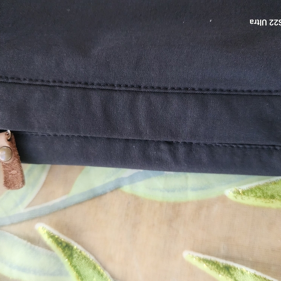Fjallraven Black Capris for Versatile Wear - Picture 6 of 10